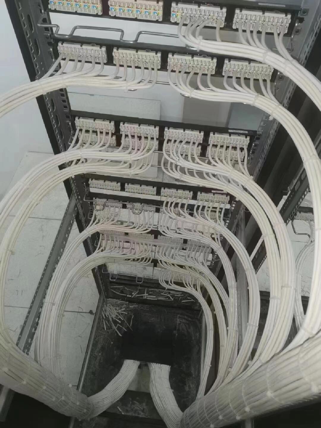 上海网络机房布线 机房改造与综合布线施工全解析